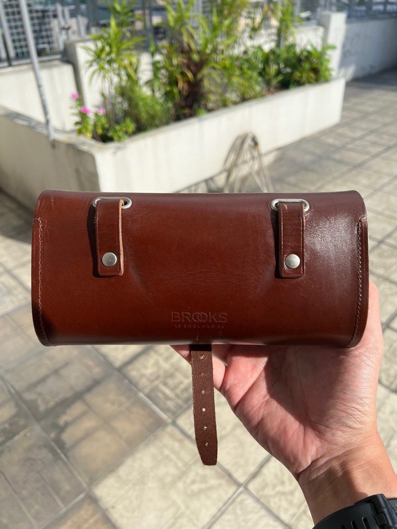 Brooks Challenge Tool Bag (Category: Bicycles) located in Valenzuela. Submitted by tio.bobbys (Listing ID 1214422874, Image 2). Description: Price is fixed.