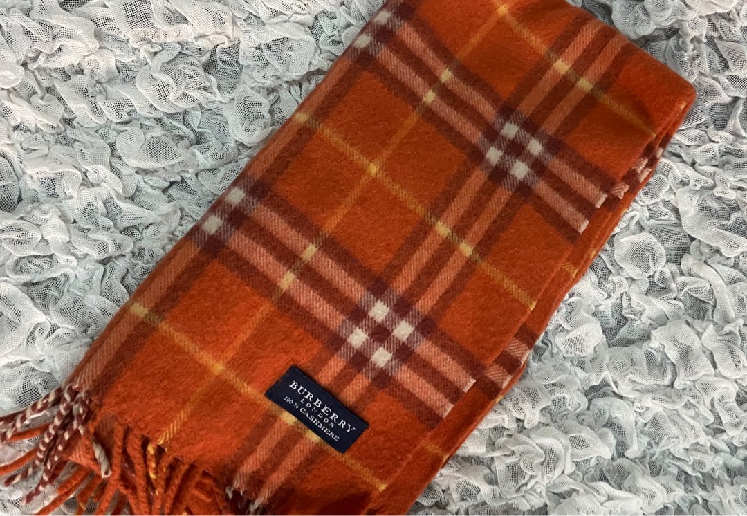 Burberry Scarf 100% Cashmere (Authentic), Women's Fashion, Watches &  Accessories, Scarves on Carousell