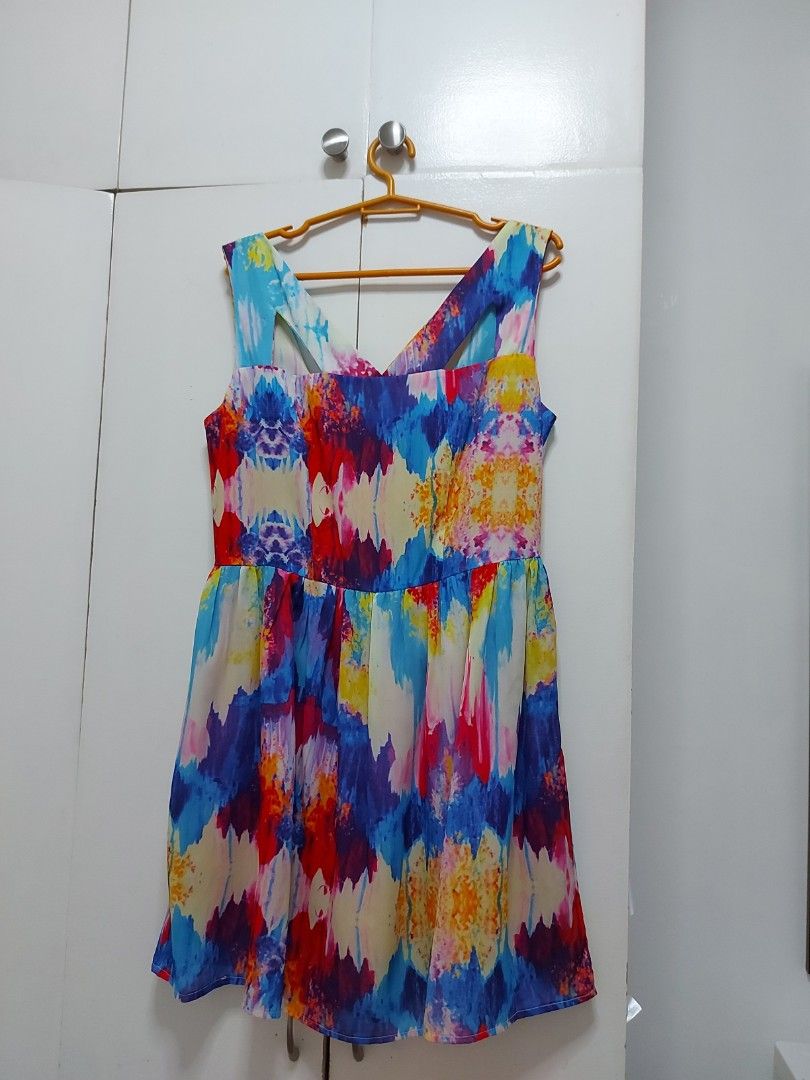 Colorful summer dress (Category: Dresses) located in Taguig. Submitted by anjm2017 (Listing ID 1214359295, Image 1). Description: super cute in actual. double lining. summer or pang mall na cute dress above the knee. length is 50 inches. large in size. can fit medium to semi large built..