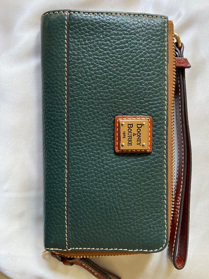 Dooney & bourke best sale pebble leather foldover wallet