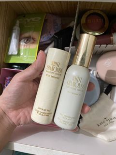 Elizabeth Taylor Perfume and Powder Set
