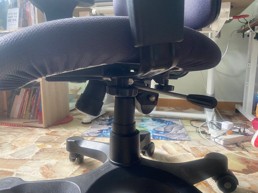 Ergonomic chair (Singapore Brand), Furniture & Home Living, Furniture