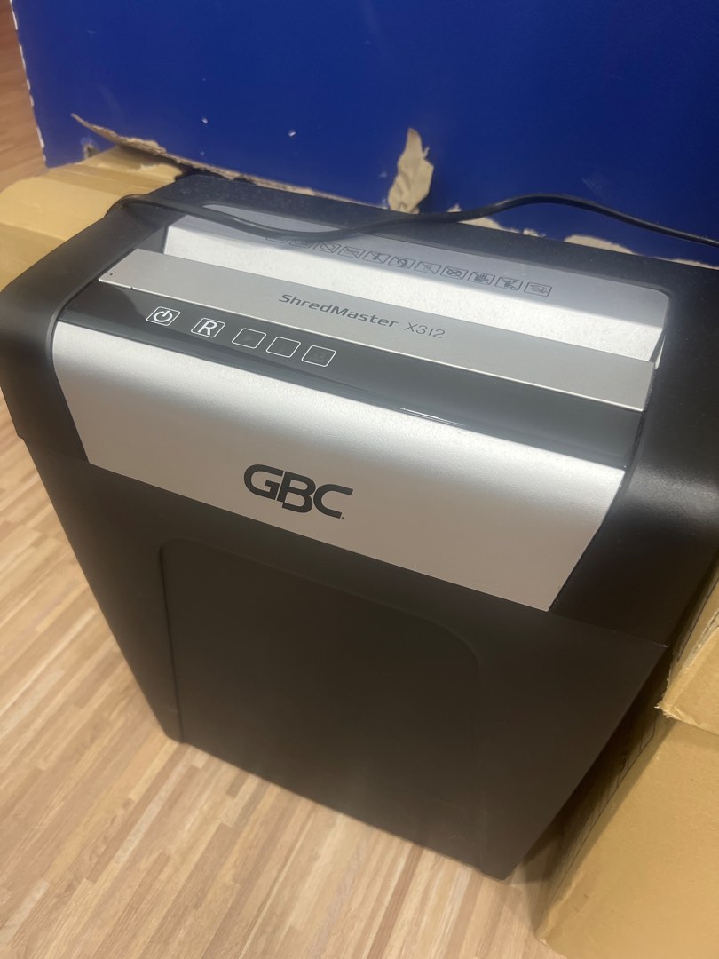 For FREE (Rubbish Bin & Shredder), Furniture & Home Living, Cleaning