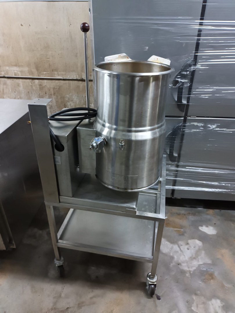 (Free delivery and warranty) Crown Electric tilting kettle/ non stick