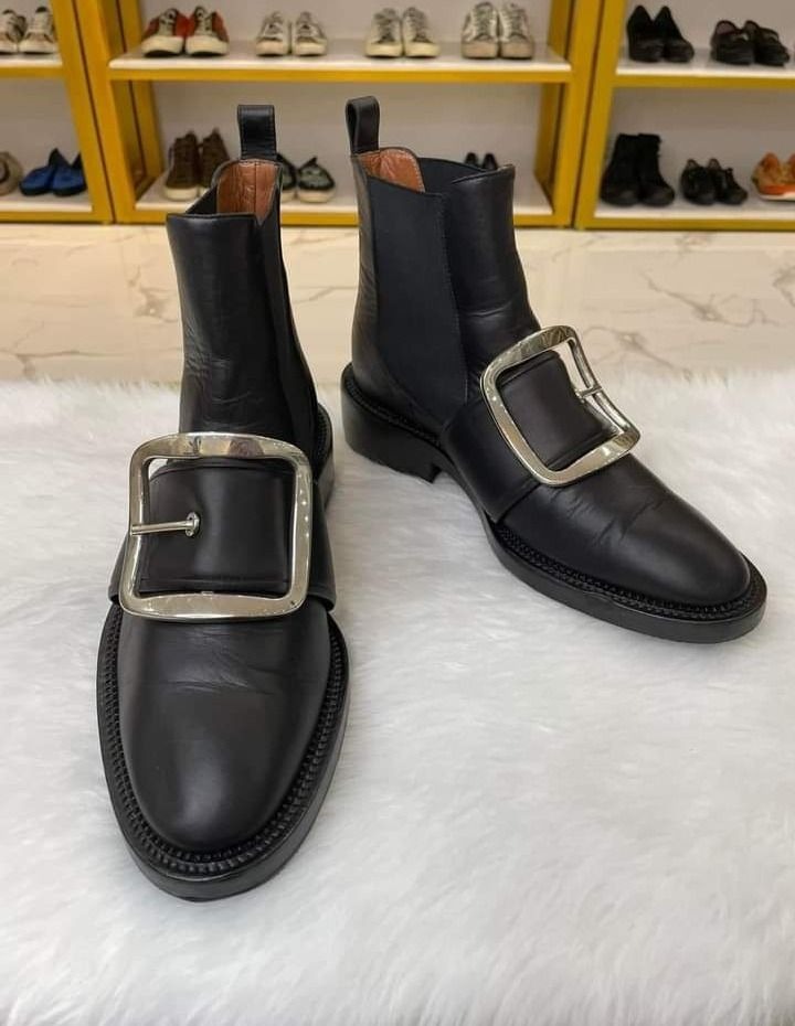 GIVENCHY BUCKLE ANKLE BOOTS SIZE EU 37.5 38 25cm Luxury