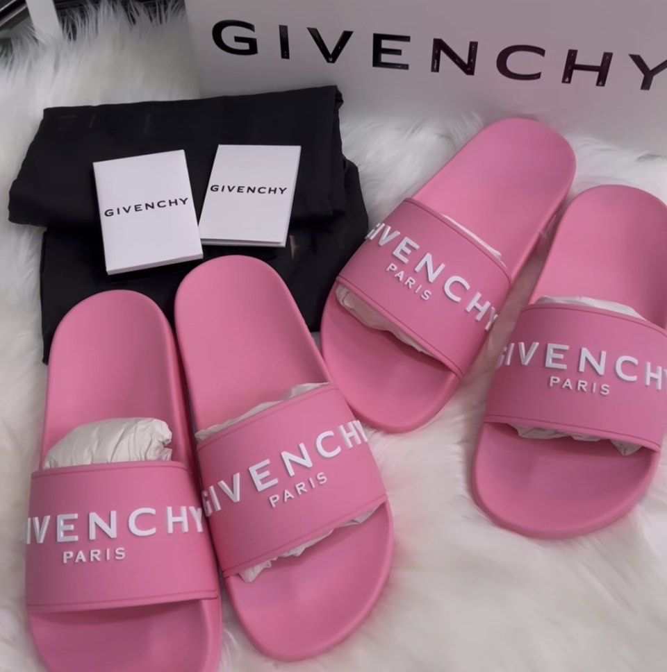 Givenchy Slides, Women's Fashion, Footwear, Flats & Sandals on Carousell