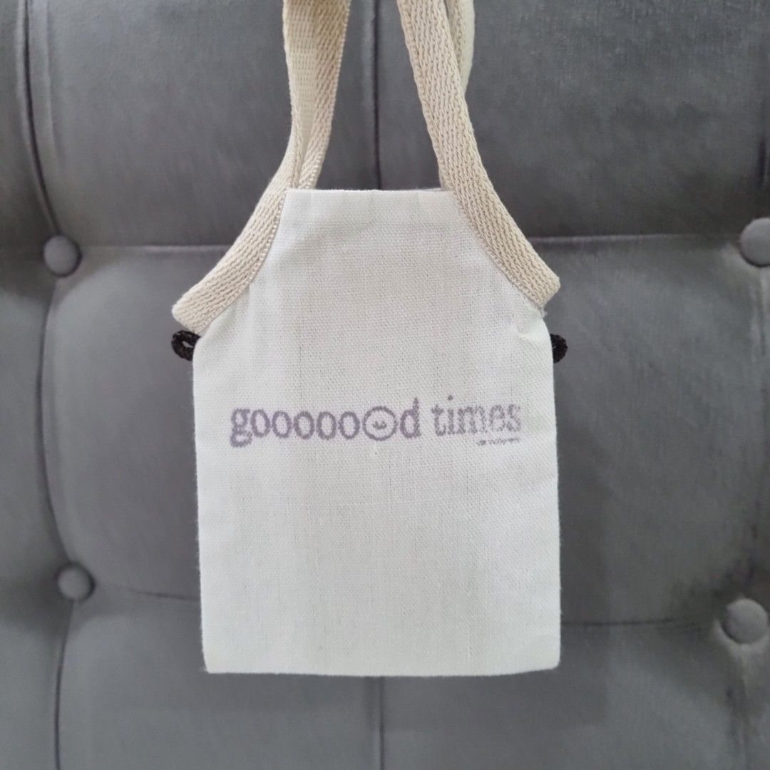 Halo Halo Good Times Bulsa merch, Women's Fashion, Bags & Wallets