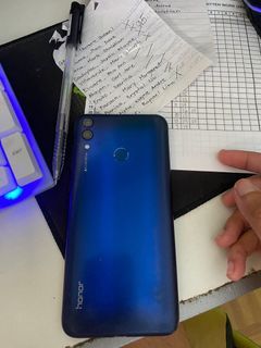 Huawei-Honor 8c 32 gb (broken lcd)