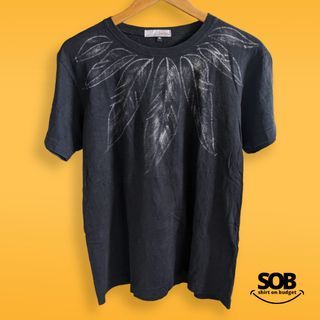 Kaos baju t-shirt Summer "Feathers Print"
•Size: M (P65XL50)
•Kondisi: 8/10