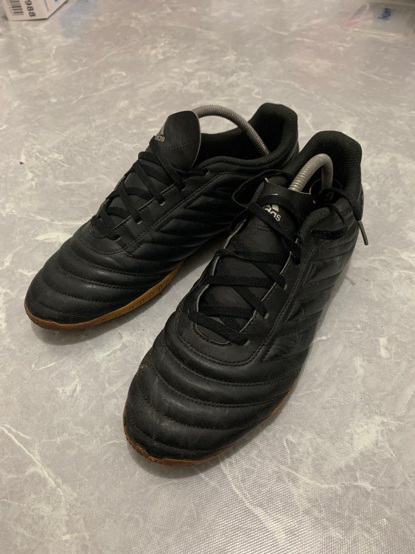 Kasut futsal hotsell adidas 2018