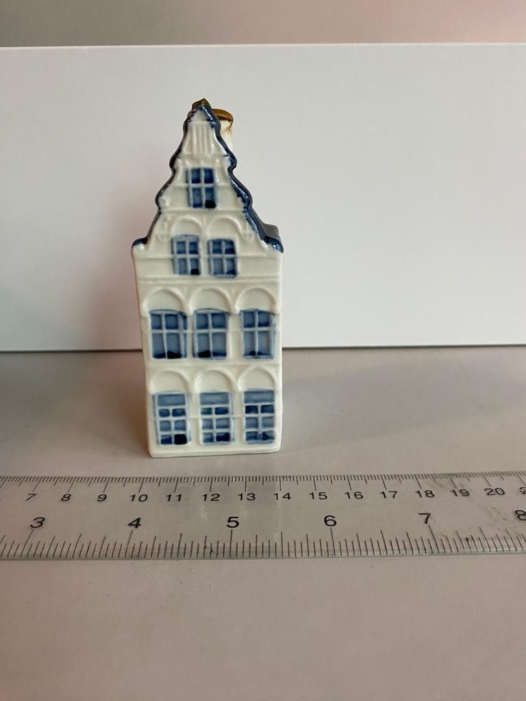 KLM Delft blue collector houses, Hobbies & Toys, Memorabilia