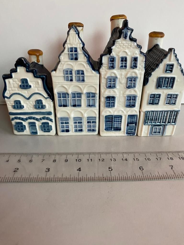 KLM Delft blue collector houses, Hobbies & Toys, Memorabilia