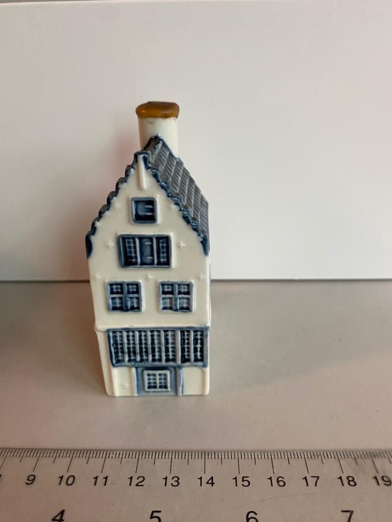 KLM Delft blue collector houses, Hobbies & Toys, Memorabilia