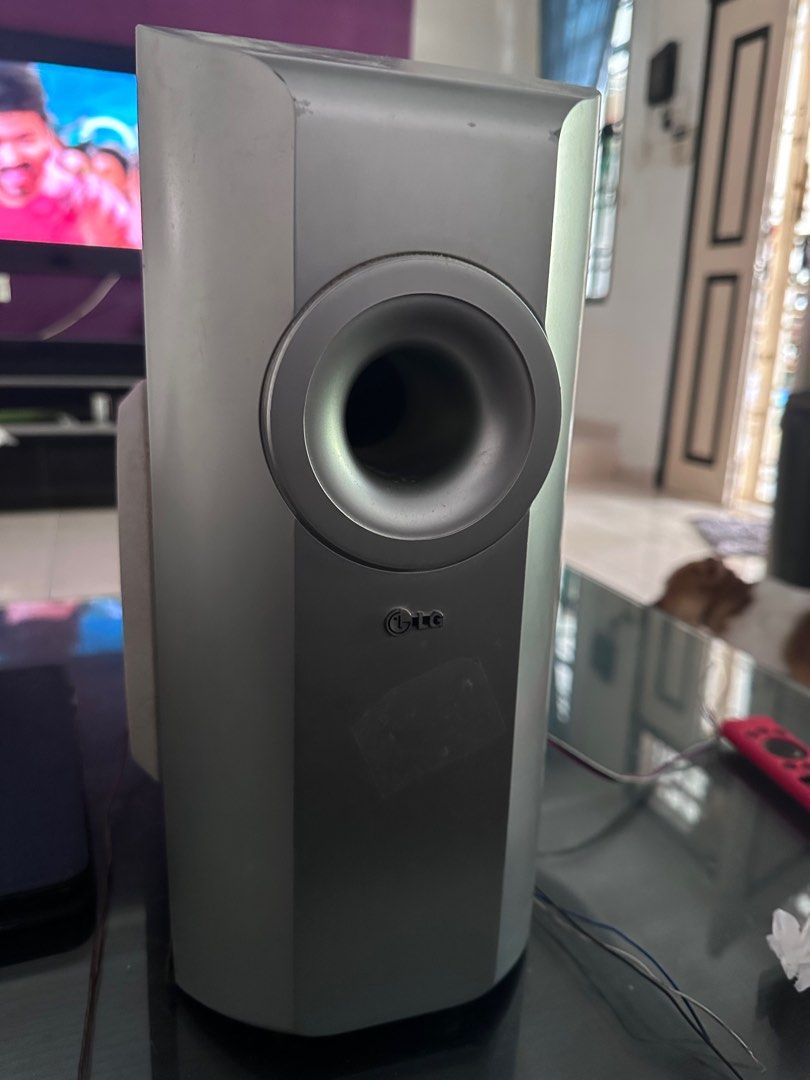 LG subwoofer and 5 surround, Audio, Soundbars, Speakers & Amplifiers on