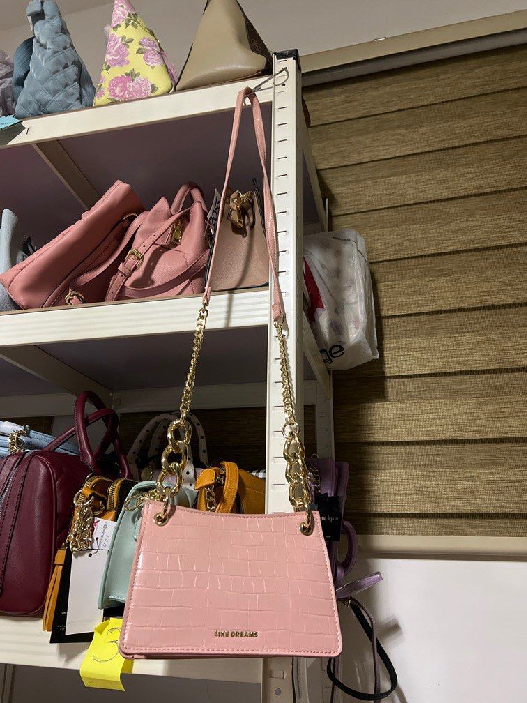 Like dreams cute sling bag (Category: Luxury Bags & Wallets) located in Quezon City. Submitted by mamirose (Listing ID 1214461243, Image 2). Description: Palugi price sale sale.
