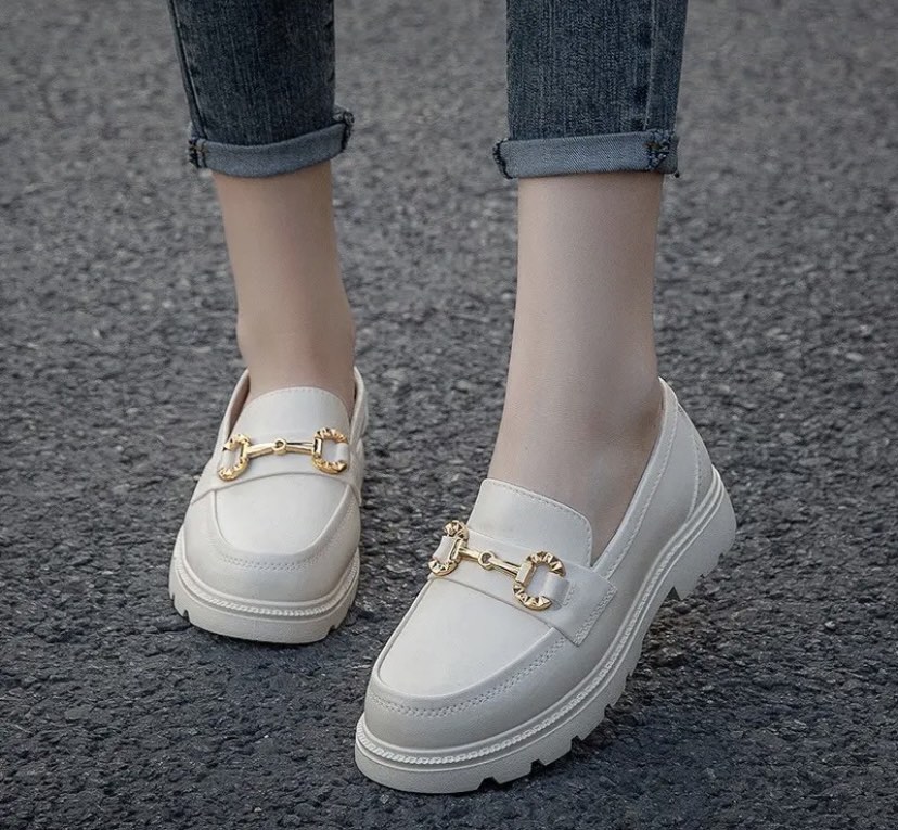 Cream on sale colored loafers