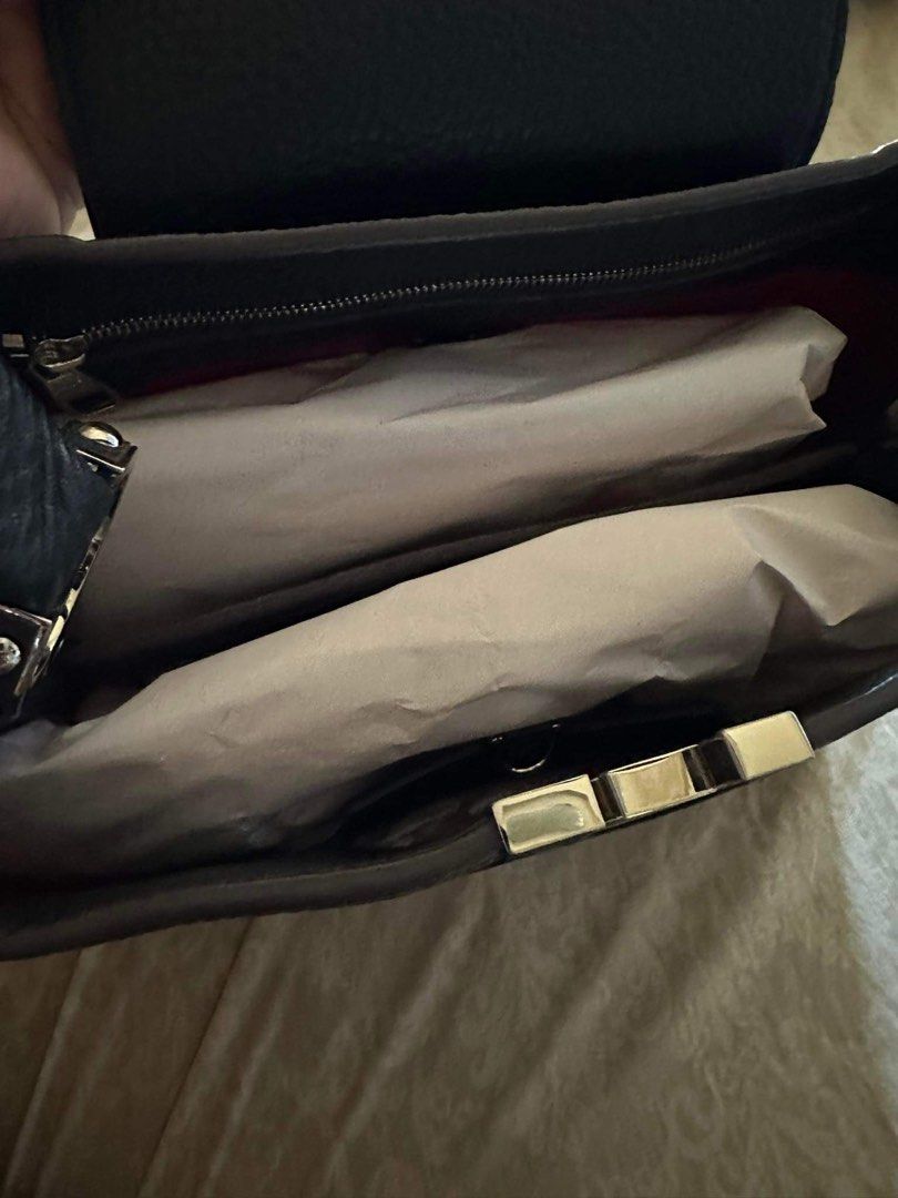 Louis Vuitton Capunice Mm (Category: Tote Bags) located in Quezon City. Submitted by Authenticbyco (Listing ID 1214461466, Image 2). Description: Good as new 💯 .