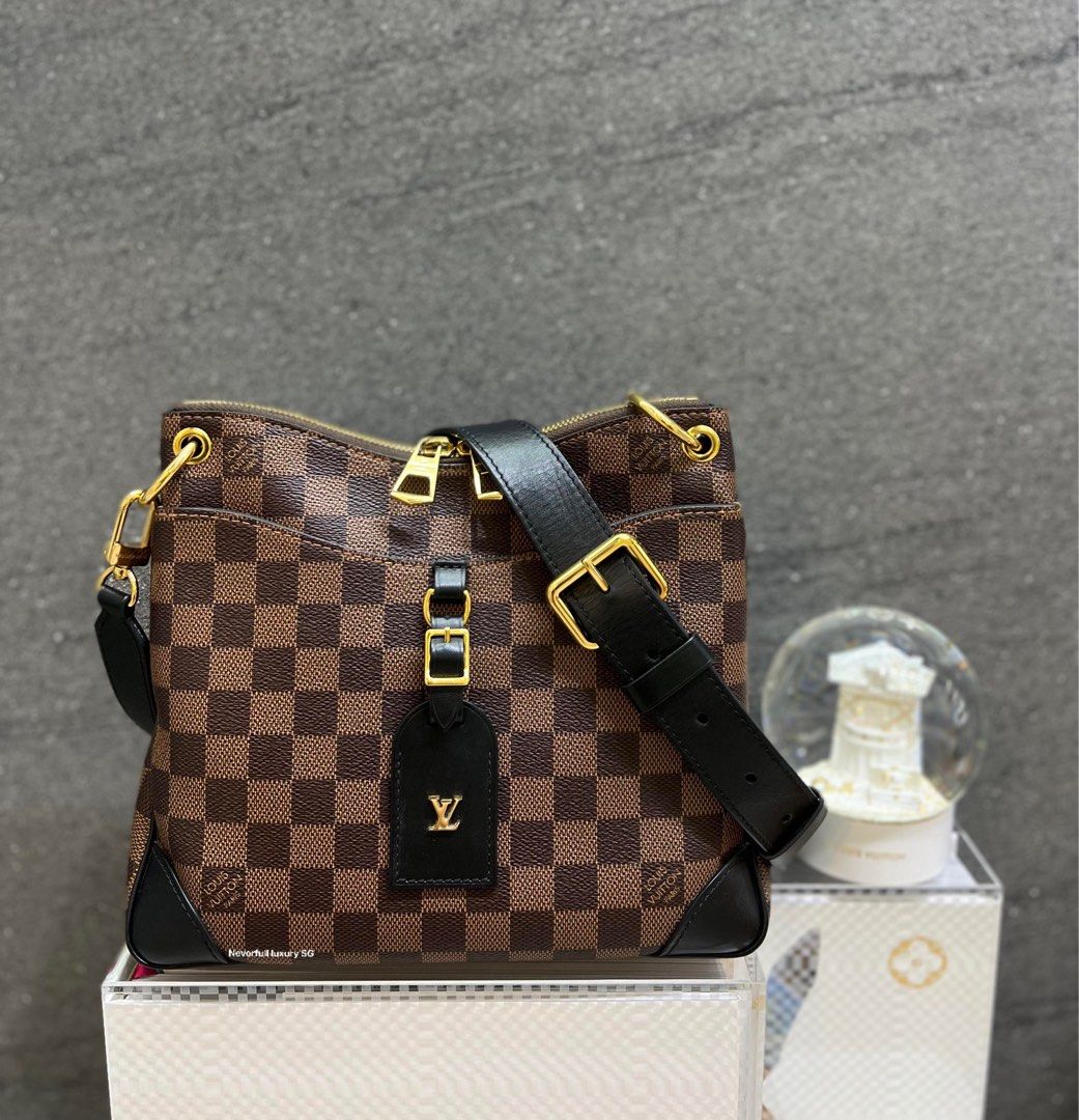 Original Louis Vuitton Essential Trunk, Luxury, Bags & Wallets on Carousell