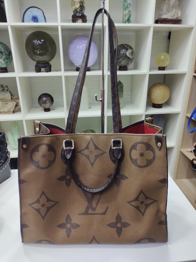 Louis Vuitton on the go Gm two way bag, Luxury, Bags & Wallets on Carousell