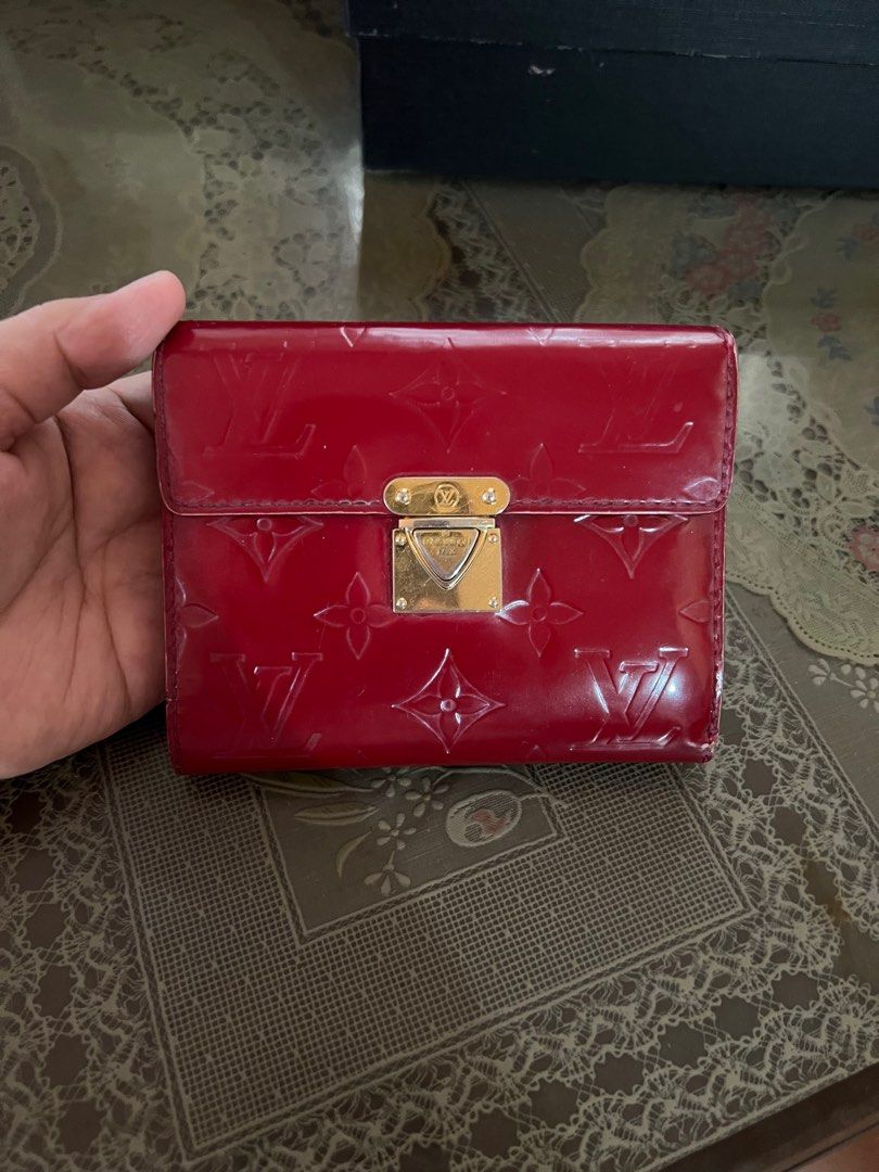 Authentic Louis Vuitton red Monogram Vernis Ludlow Coin Purse