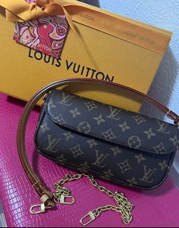 Louis Vuitton WOC WALLET ON CHAIN IVY CROSSBODY BAG FLAP TOURTERELLE GRAY  CREAM