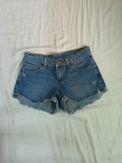 Low waist denim short