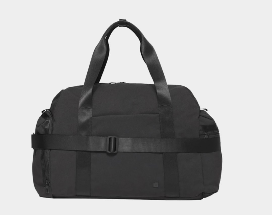 Lululemon Command The Day Duffle bag 37L Black, Men's Fashion, Bags, Sling Bags on Carousell