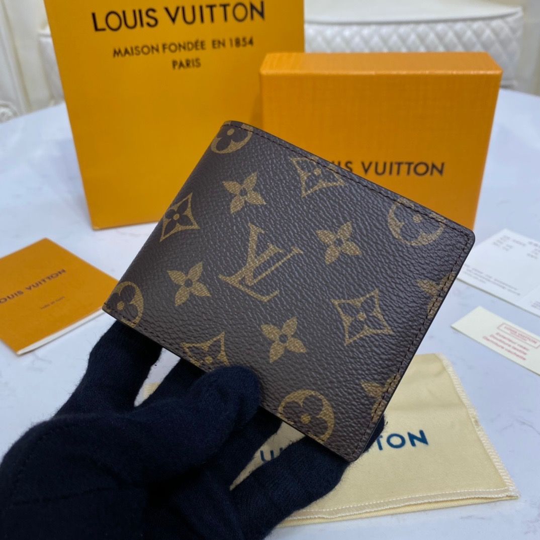 LV Louis Vuitton Monogram Long Bifold Wallet, Women's Fashion, Bags &  Wallets, Wallets & Card holders on Carousell