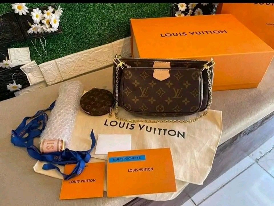 LV multipochette (Category: Luxury Bags & Wallets) located in Quezon City. Submitted by little_in_s.t.y.l.e (Listing ID 1214466372, Image 1). Description: .