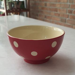 MANGKOK POLKADOT PROPERTI FOTO