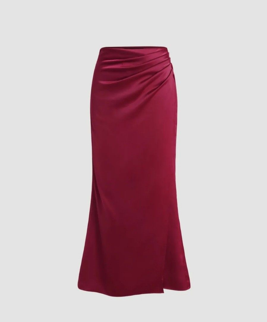 Maroon Skirt, Women's Fashion, Bottoms, Skirts on Carousell