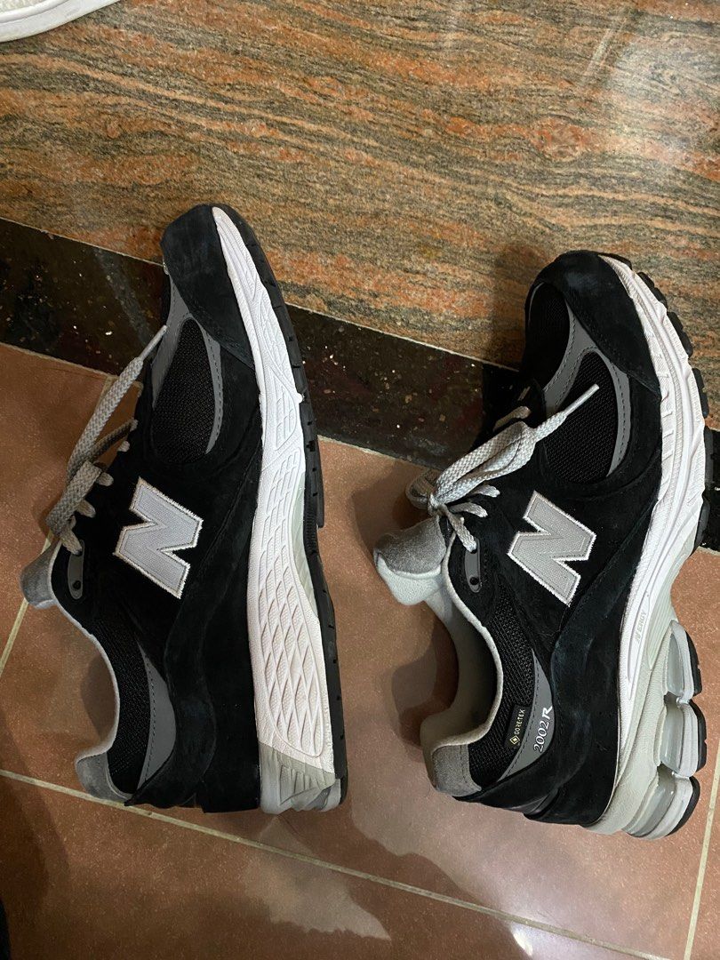 New Balance 2002r gore tex black 黑色防水款, 男裝, 鞋, 波鞋- Carousell