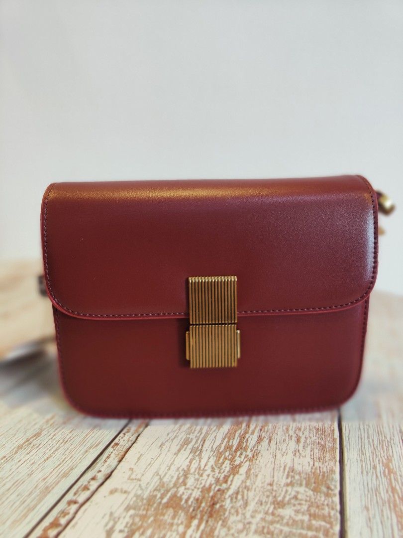 NEW with tag Burgundy Red Box Bag small Women s Fashion Bags