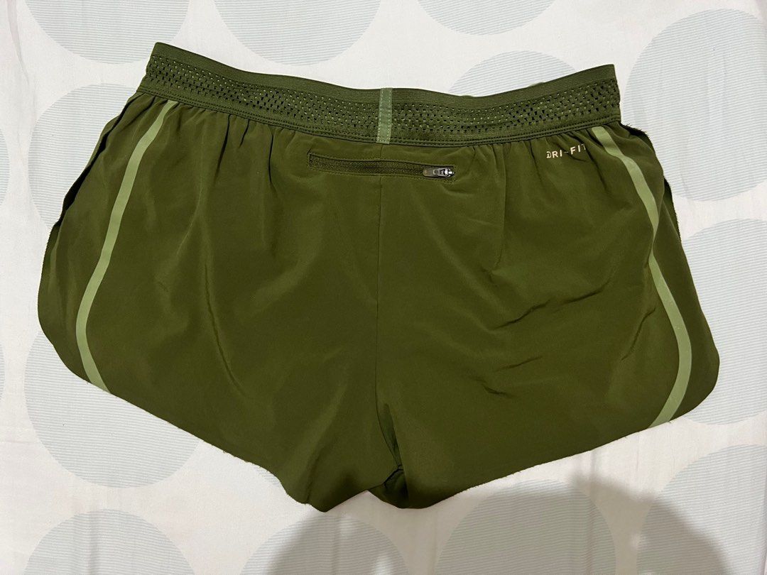 Nike army cheap green shorts
