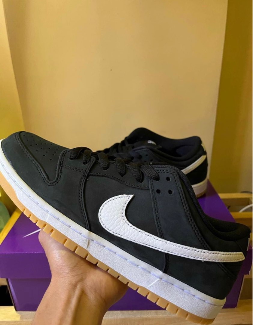 Nike dunks black gum sole online