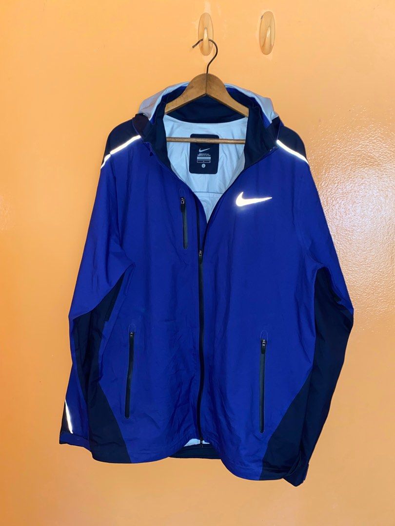 NIKE WINDBREAKER (Category: Coats, Jackets and Outerwear) located in Manila. Submitted by helufattyyy (Listing ID 1214509645, Image 2). Description: NIKE LARGE WIDTH 22 LENGTH 27 LONGBACK 29 GOOD AS NEW NO ISSUES BUY NA 🙂.