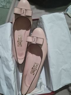(Category: ) located in . Submitted by wardrobesaly (Listing ID 1214488637, Image 1). Description: .
