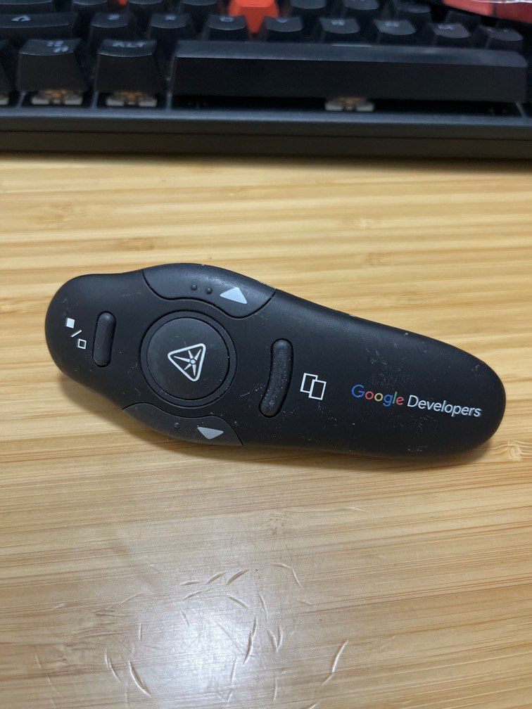 Presentation clicker with laser pointer, Computers & Tech, Office ...