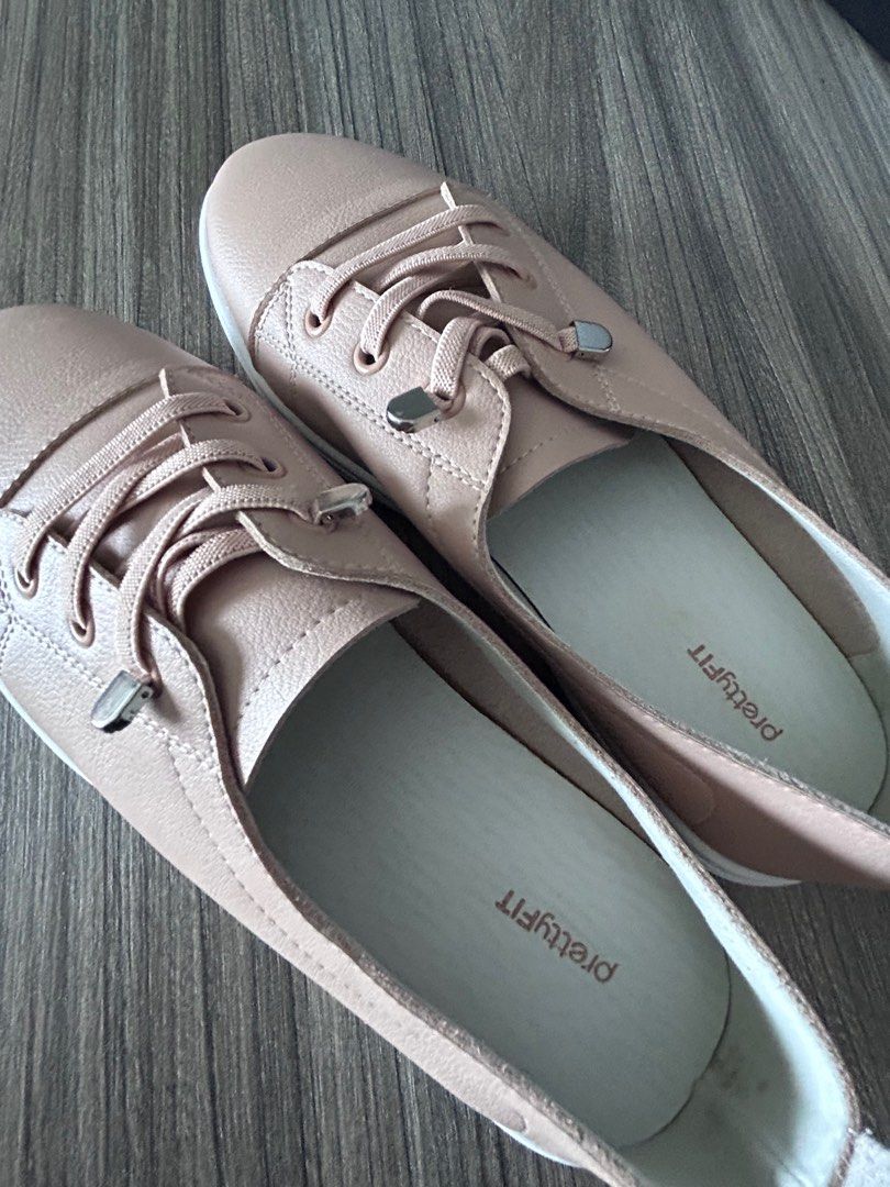 Pretty fit sneakers top