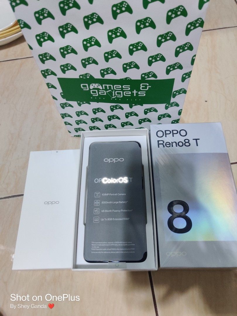 Reno 8t (Category: OPPO) located in Manila. Submitted by skychoochoo (Listing ID 1214432999, Image 2). Description: For sale or swap Reno 8t 8/256 Bagong phone ni oppo 19k nabili 15500 nalang fix 17k swapping Brandnew condition Open only for checking No issue Complete package Manila area or nearby meet up.