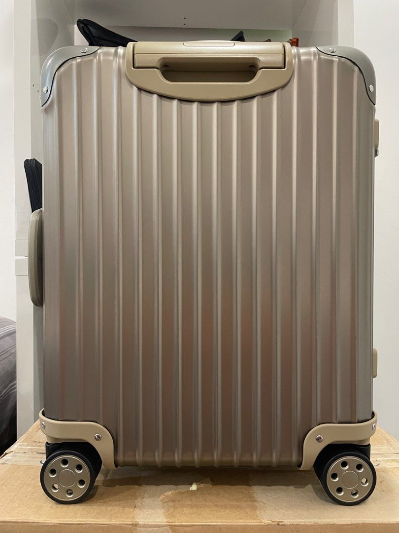 RIMOWA Topas Titanium Suitcase 4Wheels 45L NEW