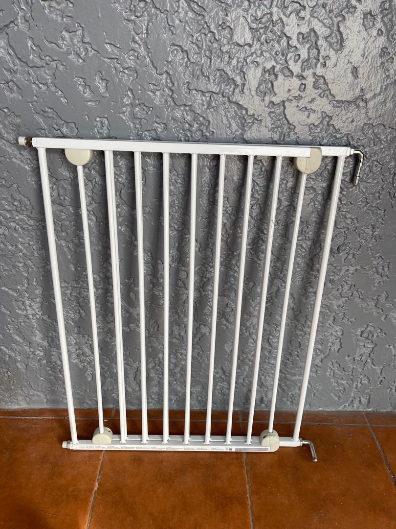 Safety 1st Top of Stairs Metal Gate on Carousell