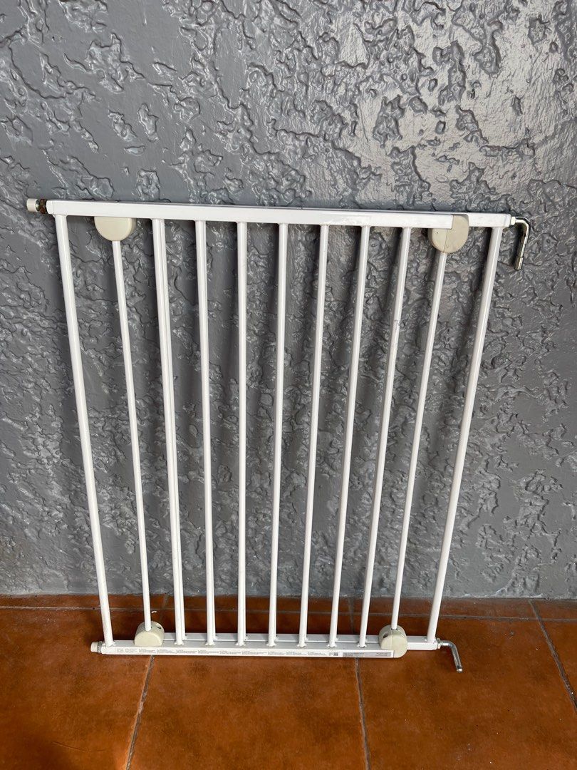 Safety 1st Top of Stairs Metal Gate on Carousell