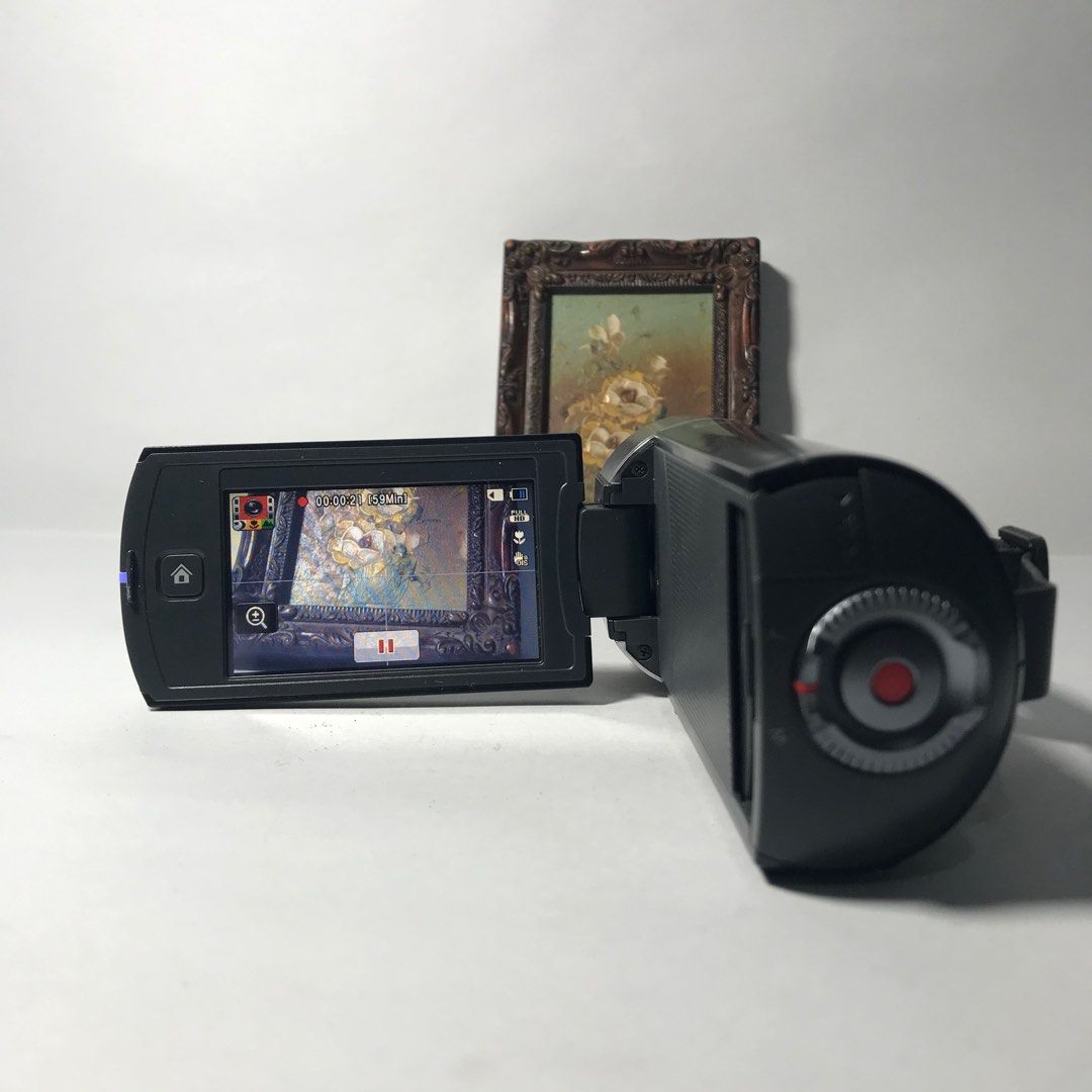 SAMSUNG HANDYCAM SD CARD, Photography, Video Cameras on Carousell