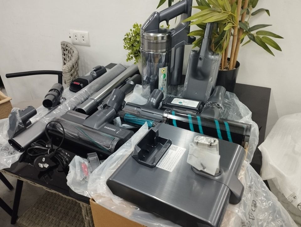 Samsung Jet 90 Complete Cordless Stick Vacuum, TV & Home Appliances ...