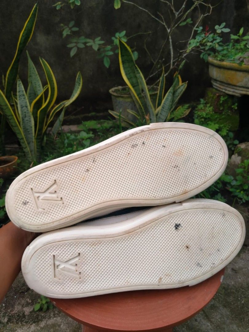 Jual Sepatu Sneakers L O U I S V U I T T O N PARIS L V Second Preloved -  Kota Makassar - Bugismakassar