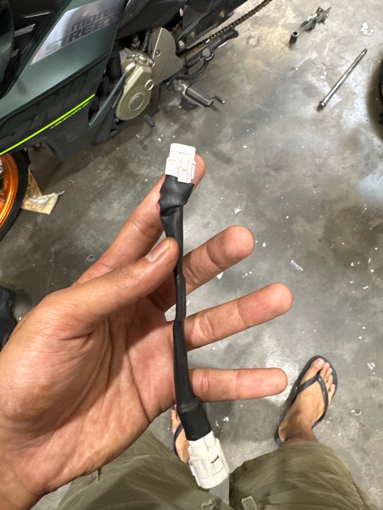 Sniper 150 / y15zr brake flash light relay, Motorcycles, Motorcycle