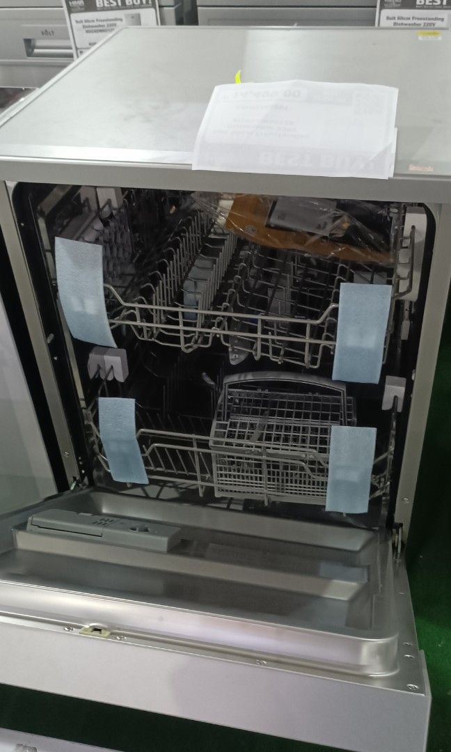 Solt outlet freestanding dishwasher