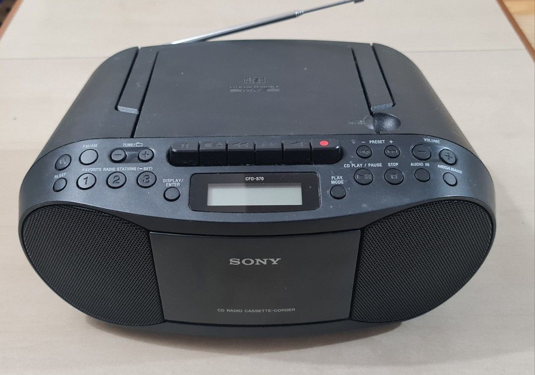 Cassette Tape and CD Player with Radio, CFD-S70