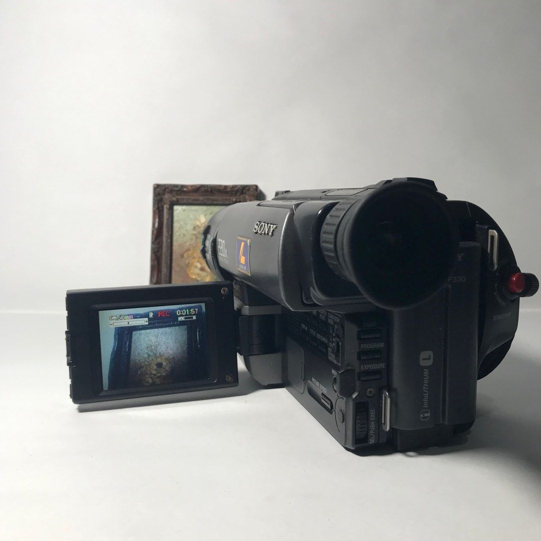 SONY HANDYCAM Video 8 XR, Photography, Video Cameras on Carousell